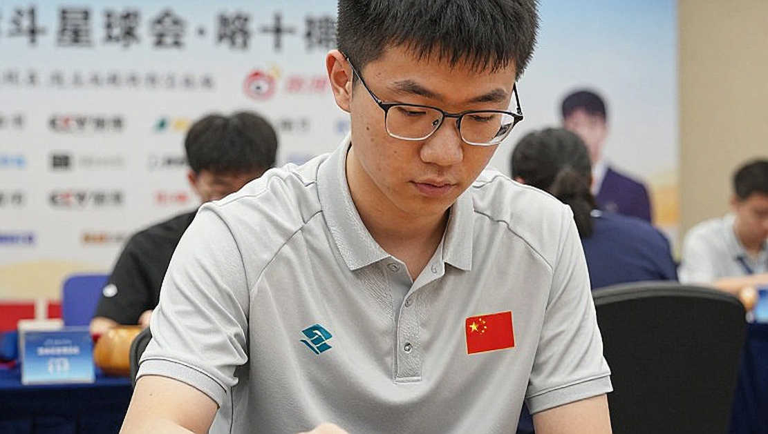 A Wrong FIDE President in the Headline, a FRITZ 20 Advert in the Body: How Chess News Turns Into Search-Traffic Fuel